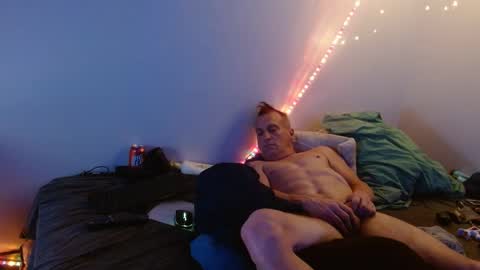 markymark101825061 online show from February 11, 9:09 am