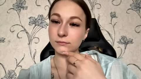 Snapshot of marlenahuit chatting on May 29, 5:49 am Lena online show from May 29, 5:49 am