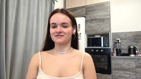 Snapshot of marlenamarschel chatting on October 12, 7:18 am Maja online show from October 12, 7:18 am