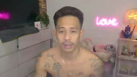 marlmoreno10 online show from March 21, 3:00 am