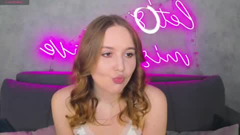 Snapshot of marlyn_owen chatting on June 5, 1:01 am Emmaa online show from June 5, 1:01 am