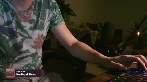 marnieccc online show from October 10, 7:24 pm