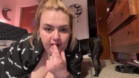 Snapshot of maroon_moon chatting on May 4, 11:45 pm maroon_moon online show from May 4, 11:45 pm