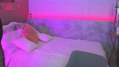 marquise_villaret online show from February 24, 6:11 am