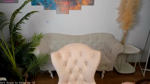 Marrie online show from December 18, 1:28 pm