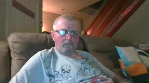 Snapshot of marrrrc chatting on February 27, 10:54 pm marrrrc online show from February 27, 10:54 pm