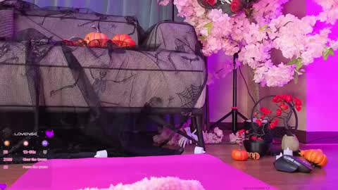 Mary online show from October 28, 7:49 pm