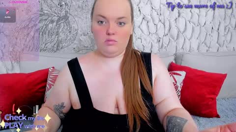 Snapshot of marry_girl chatting on January 9, 5:23 am Mary online show from January 9, 5:23 am
