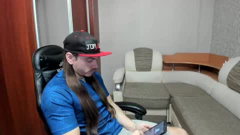 Alan online show from December 13, 7:53 pm