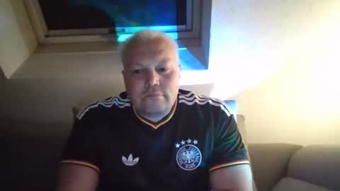 mars0481 online show from April 30, 9:41 pm