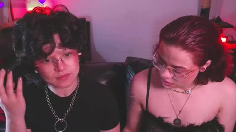 Snapshot of marsdoll chatting on December 23, 1:58 am Marsdoll online show from December 23, 1:58 am