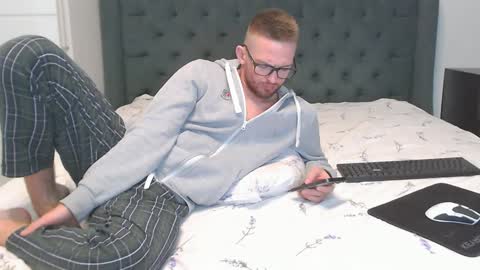 Snapshot of marselle_looker chatting on December 23, 9:59 am Marselle online show from December 23, 9:59 am