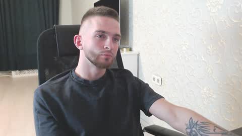 Snapshot of marselle_looker chatting on January 10, 2:25 am Marselle online show from January 10, 2:25 am