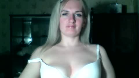 Snapshot of marta_haze chatting on May 13, 7:00 pm marta_haze online show from May 13, 7:00 pm