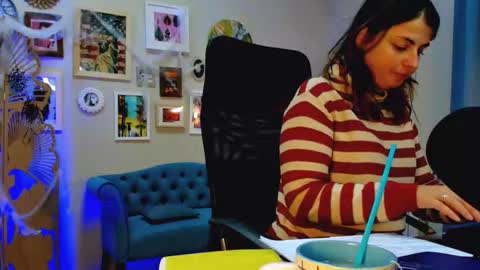 martaedams online show from November 5, 7:08 am