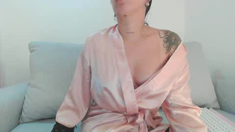 marthina thompson online show from January 24, 2:49 am