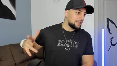 Snapshot of martiinsoul chatting on December 15, 5:31 pm Martiinsoul online show from December 15, 5:31 pm