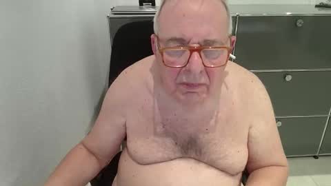 martin_1947 online show from January 8, 12:24 am