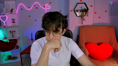 Snapshot of martin_neil chatting on February 18, 1:40 pm Martin online show from February 18, 1:40 pm