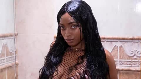 Laura online show from January 12, 6:46 pm