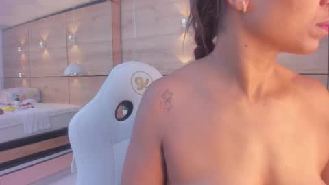 martina touss  online show from December 15, 12:31 pm