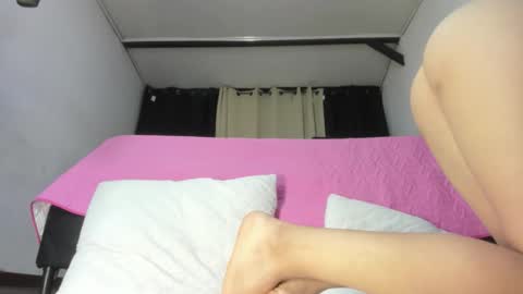 Snapshot of martinaclark chatting on March 9, 5:22 am Martina online show from March 9, 5:22 am