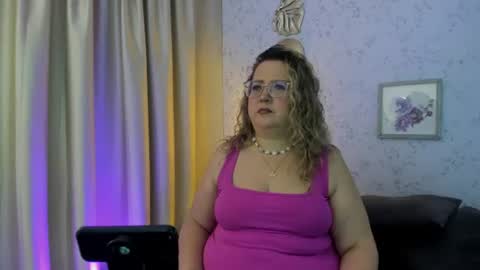 Snapshot of martinacurvy_ chatting on June 27, 9:58 am Martina Caicedo online show from June 27, 9:58 am