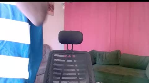 Snapshot of martineznn64 chatting on February 21, 9:21 am martineznn64 online show from February 21, 9:21 am