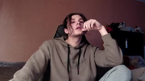 Snapshot of martinlutar420 chatting on April 28, 8:08 am Daddy Marty online show from April 28, 8:08 am