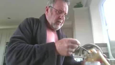 Snapshot of martinrgbxxxx chatting on April 23, 7:41 am martinrgbxxxx online show from April 23, 7:41 am