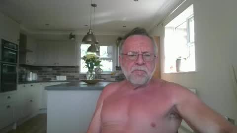 Snapshot of martinrgbxxxx chatting on May 30, 8:00 am martinrgbxxxx online show from May 30, 8:00 am