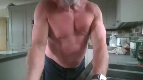 Snapshot of martinrgbxxxx chatting on June 2, 7:32 am martinrgbxxxx online show from June 2, 7:32 am