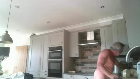 Snapshot of martinrgbxxxx chatting on June 23, 7:50 am martinrgbxxxx online show from June 23, 7:50 am