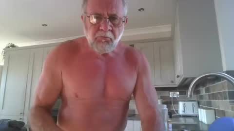 Snapshot of martinrgbxxxx chatting on July 8, 9:03 am martinrgbxxxx online show from July 8, 9:03 am