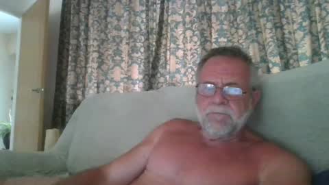 Snapshot of martinrgbxxxx chatting on July 13, 7:55 am martinrgbxxxx online show from July 13, 7:55 am