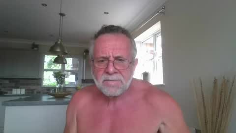 Snapshot of martinrgbxxxx chatting on July 25, 9:40 am martinrgbxxxx online show from July 25, 9:40 am