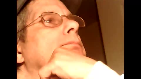 Snapshot of martylv702 chatting on February 4, 5:24 am marty online show from February 4, 5:24 am