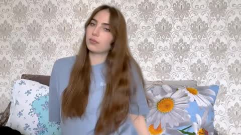 Snapshot of marvelkondratowicz chatting on April 4, 10:35 am Lana online show from April 4, 10:35 am