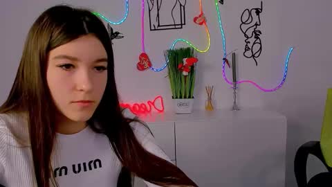 Snapshot of mary_chilli chatting on February 13, 6:20 am mary_chilli online show from February 13, 6:20 am