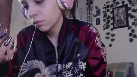                      100   online show from December 25, 7:24 am