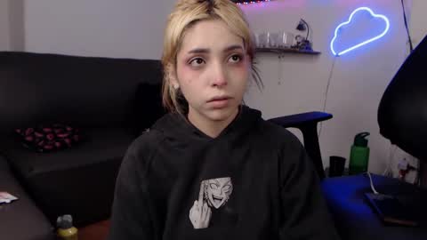                      100   online show from March 6, 5:03 am