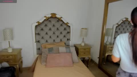 mary joseph online show from November 4, 7:35 pm