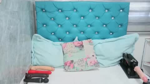  Mary Moon  online show from February 1, 2:02 pm