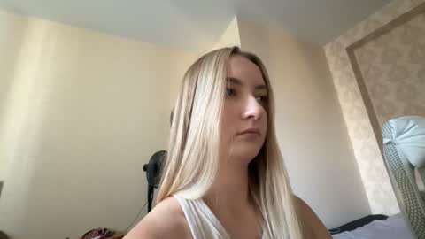Snapshot of mary_rage chatting on June 29, 1:55 pm mary_rage online show from June 29, 1:55 pm