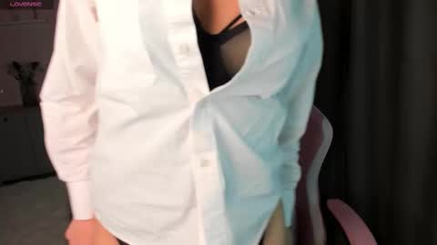 Mary online show from March 20, 1:21 am