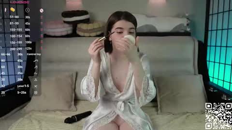 Snapshot of mary_shake chatting on September 14, 12:10 am Mary online show from September 14, 12:10 am