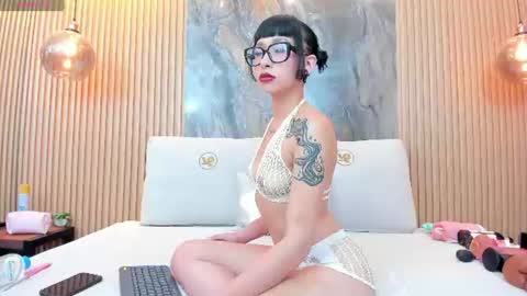 Snapshot of mary_spencer chatting on July 10, 10:40 am MARY online show from July 10, 10:40 am