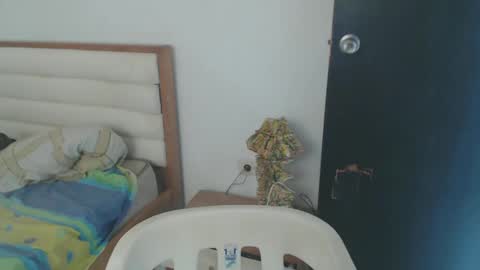 maryam_arabicmilk online show from February 21, 8:27 pm