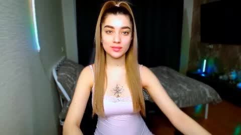 Snapshot of maryam_xs chatting on March 14, 12:28 am maryam online show from March 14, 12:28 am