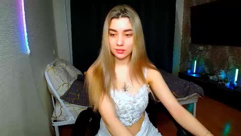 Snapshot of maryam_xs chatting on March 24, 12:26 am maryam online show from March 24, 12:26 am